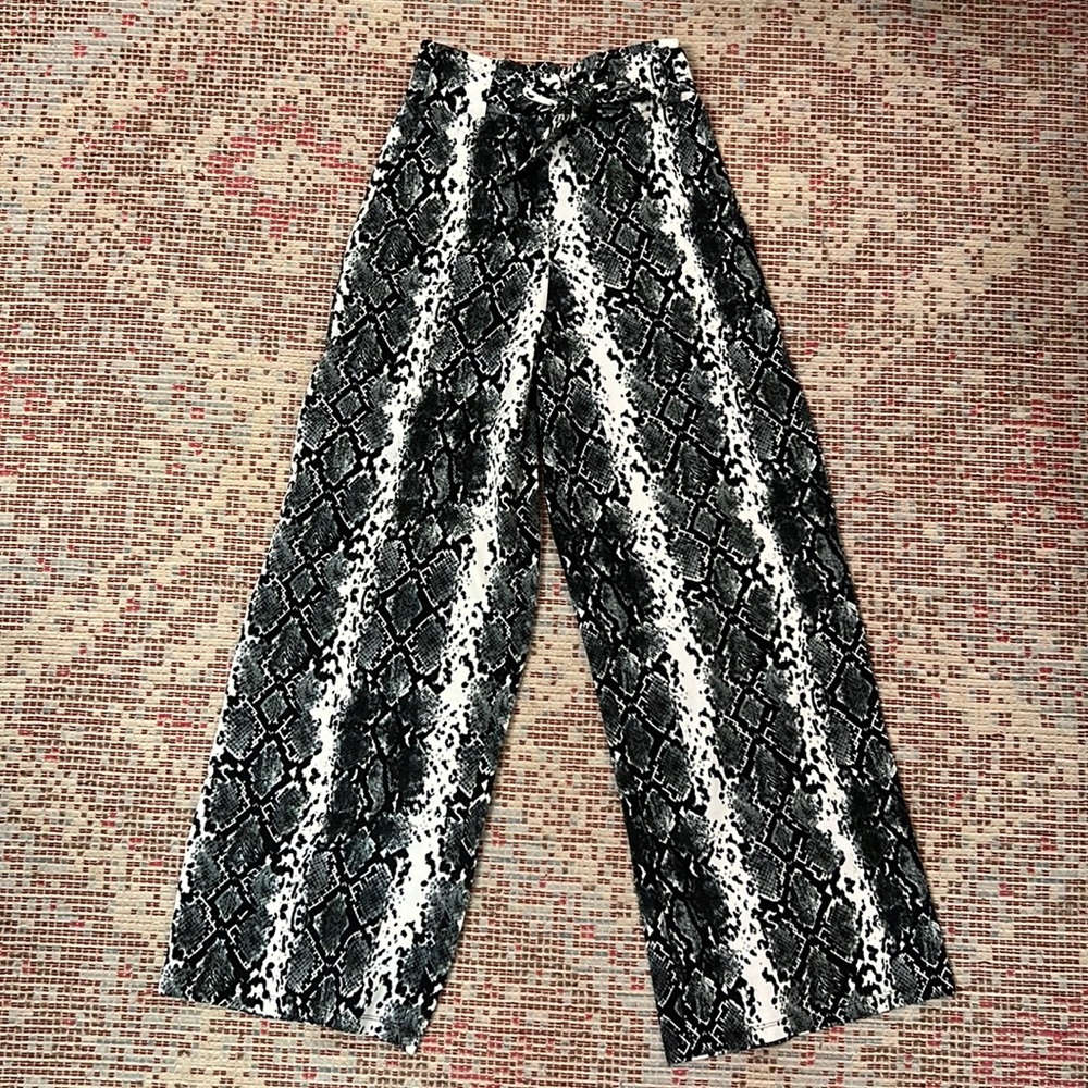 Sentimental NYC Black White Snake Print Belted Flare Pants Size: S